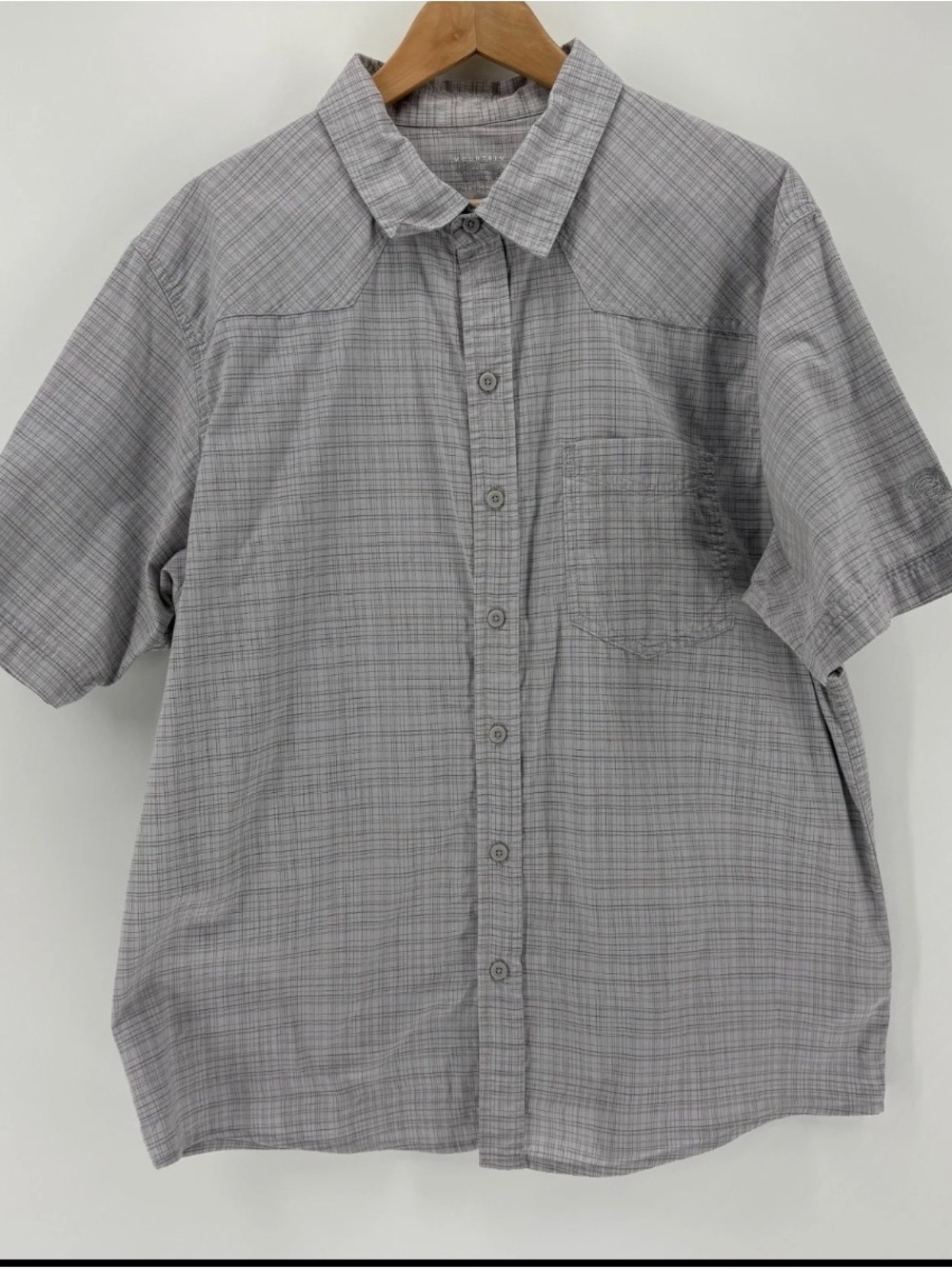 Mountain Hardwear Mens L Short Sleeve Button Down Shirt Gray Grid Gorpcore